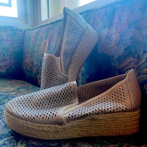 Bedazzled / Bejeweled Silver/Cream/Tan Slip-on Flats Espadrilles (8.5)